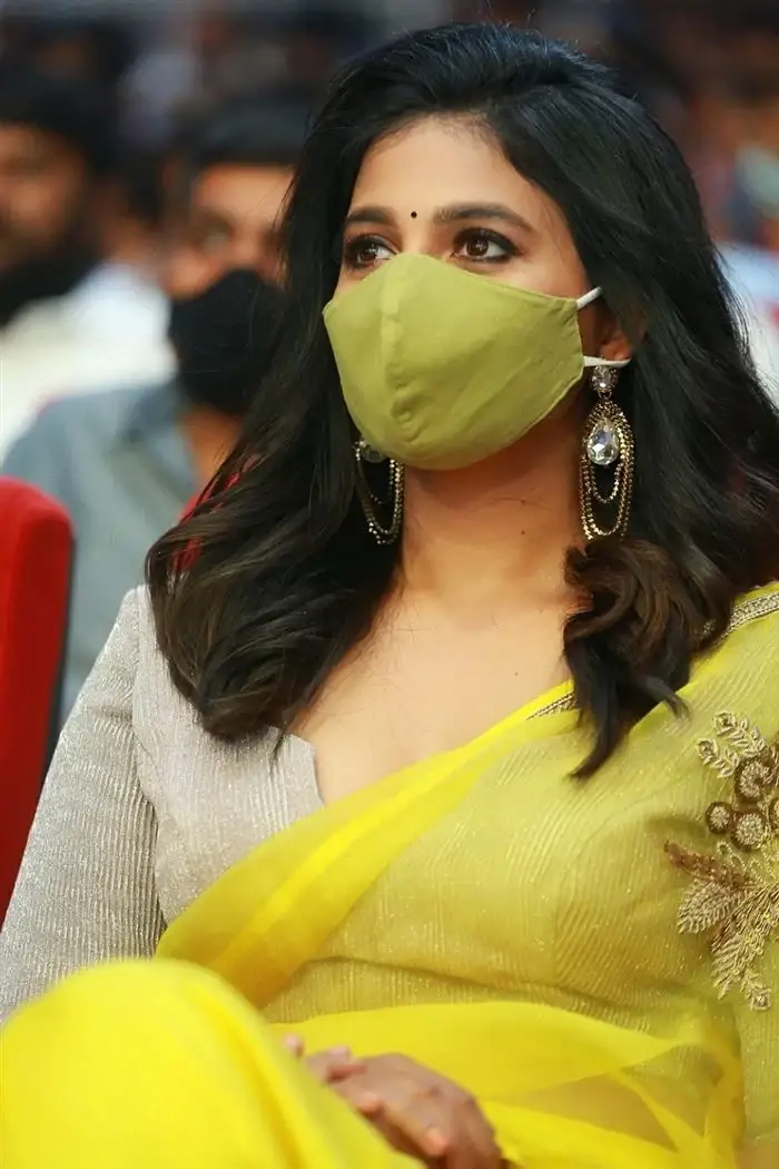 South Indian Actress Anjali Stills in Traditional Lemon Yellow Saree